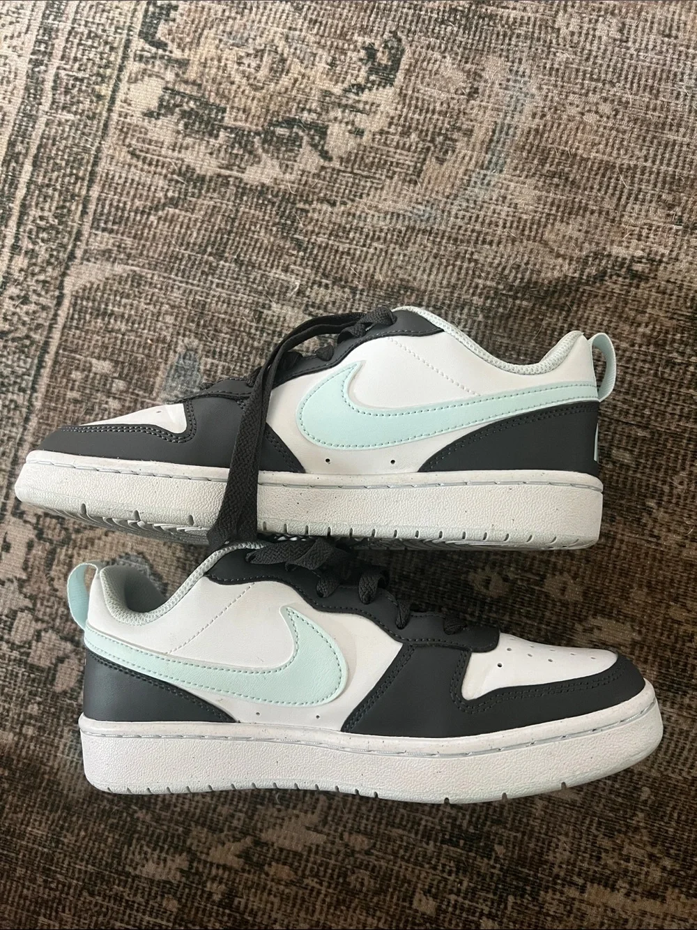 Nike Kids Black, White & Light Blue Low-Top Sneakers